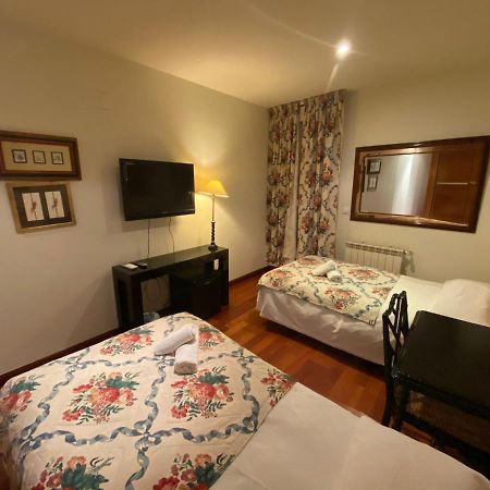 Ch Hostal Victoria Cuenca  Luaran gambar