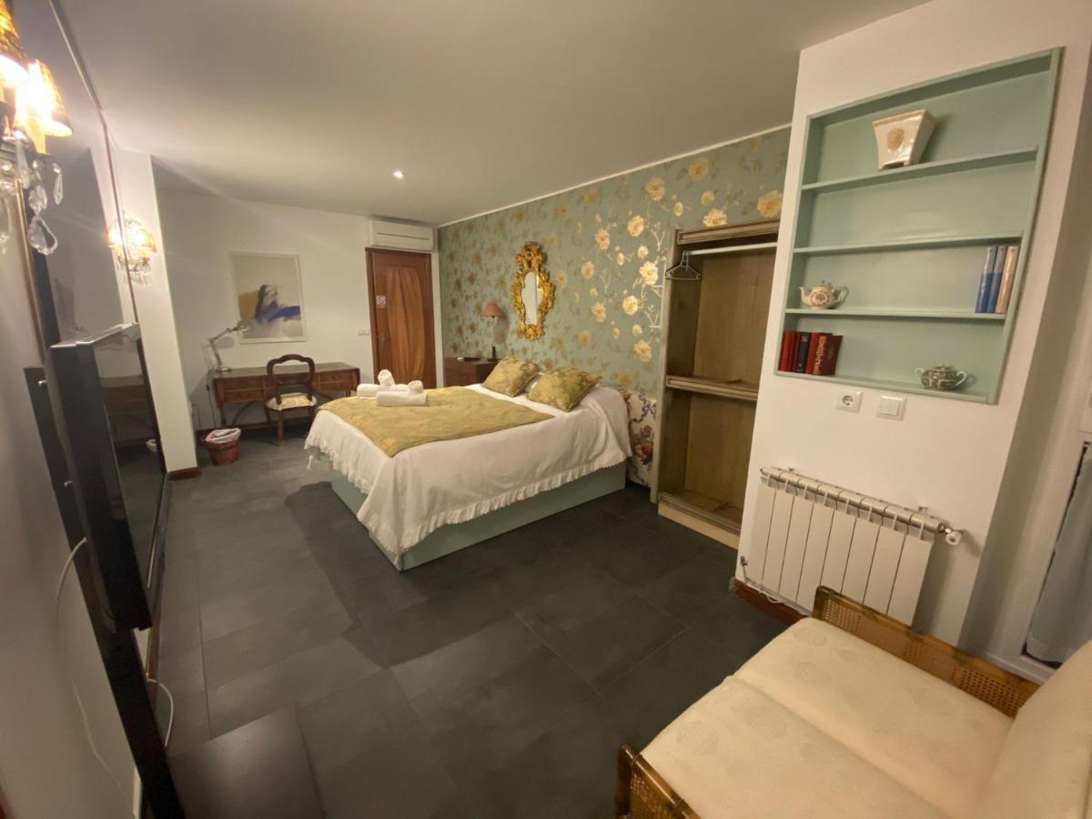 Ch Hostal Victoria Cuenca  Luaran gambar