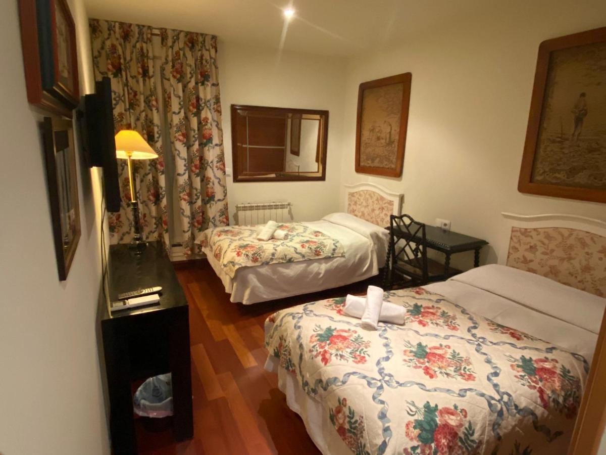 Ch Hostal Victoria Cuenca  Luaran gambar