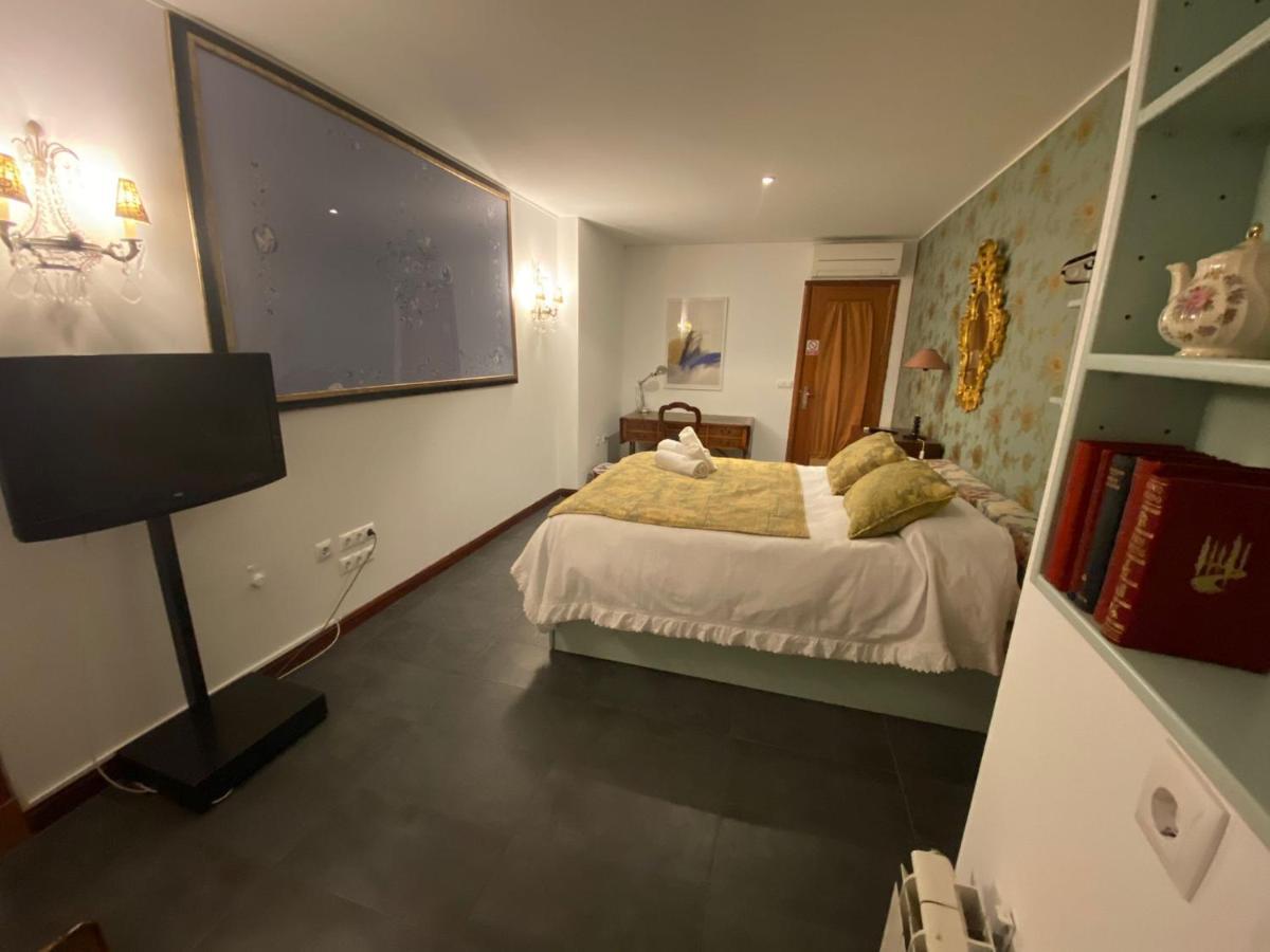 Ch Hostal Victoria Cuenca  Luaran gambar