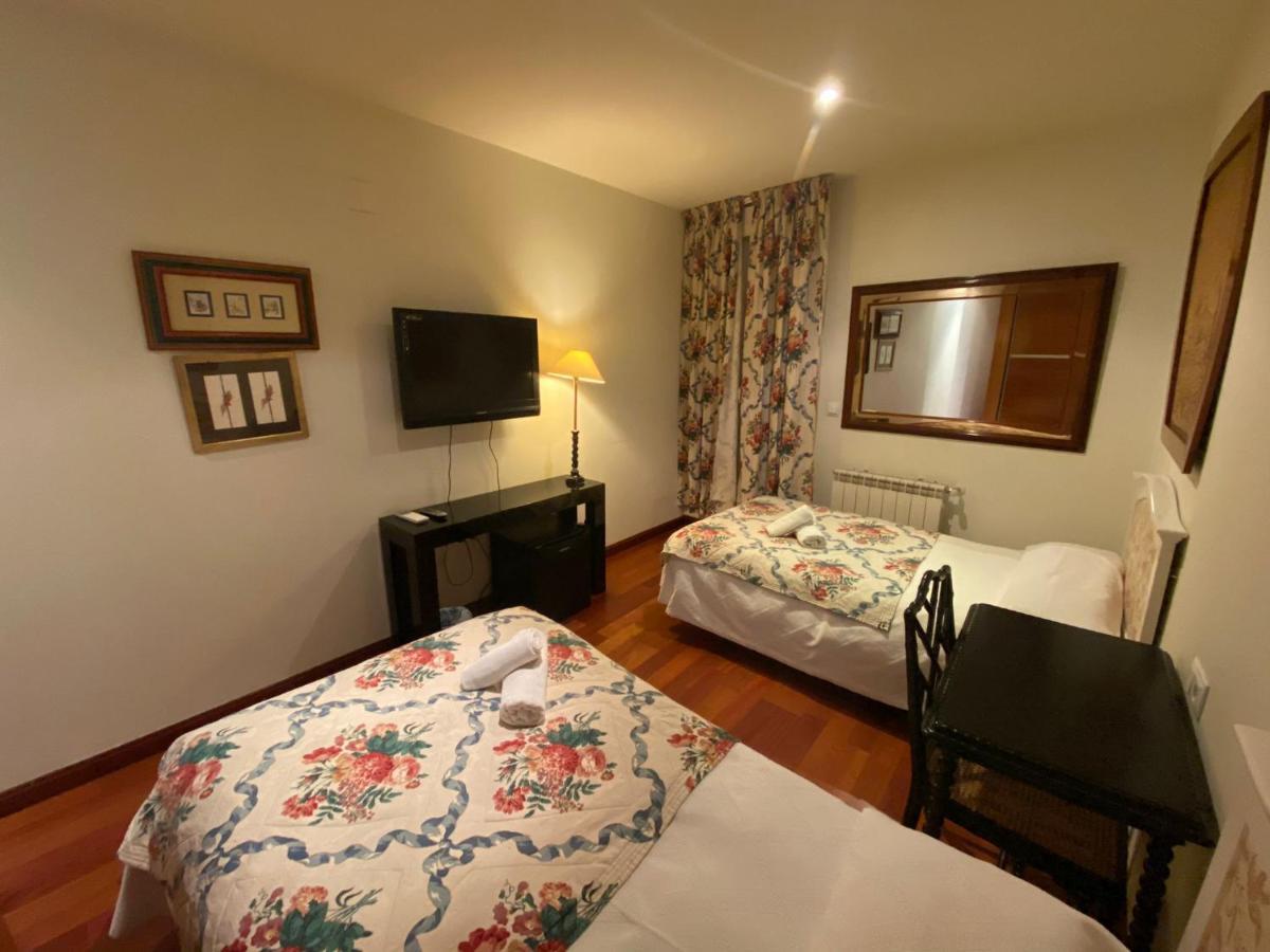 Ch Hostal Victoria Cuenca  Luaran gambar
