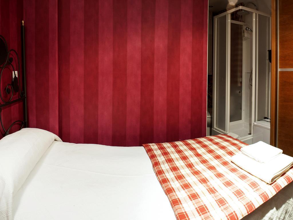 Ch Hostal Victoria Cuenca  Luaran gambar