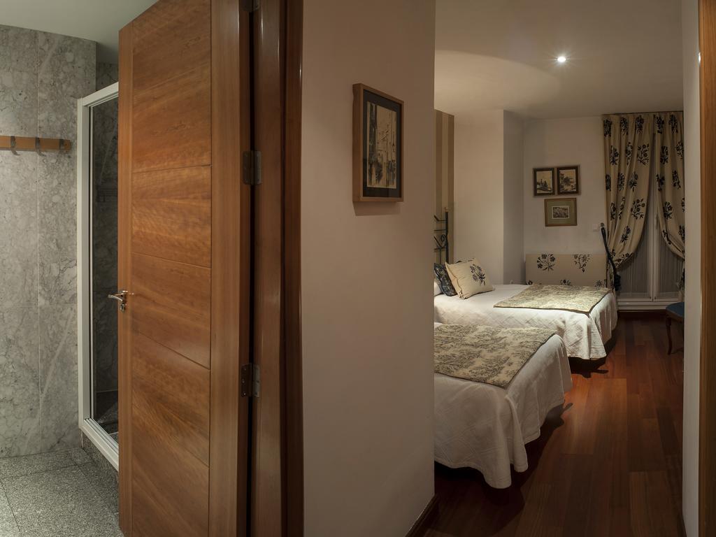 Ch Hostal Victoria Cuenca  Luaran gambar