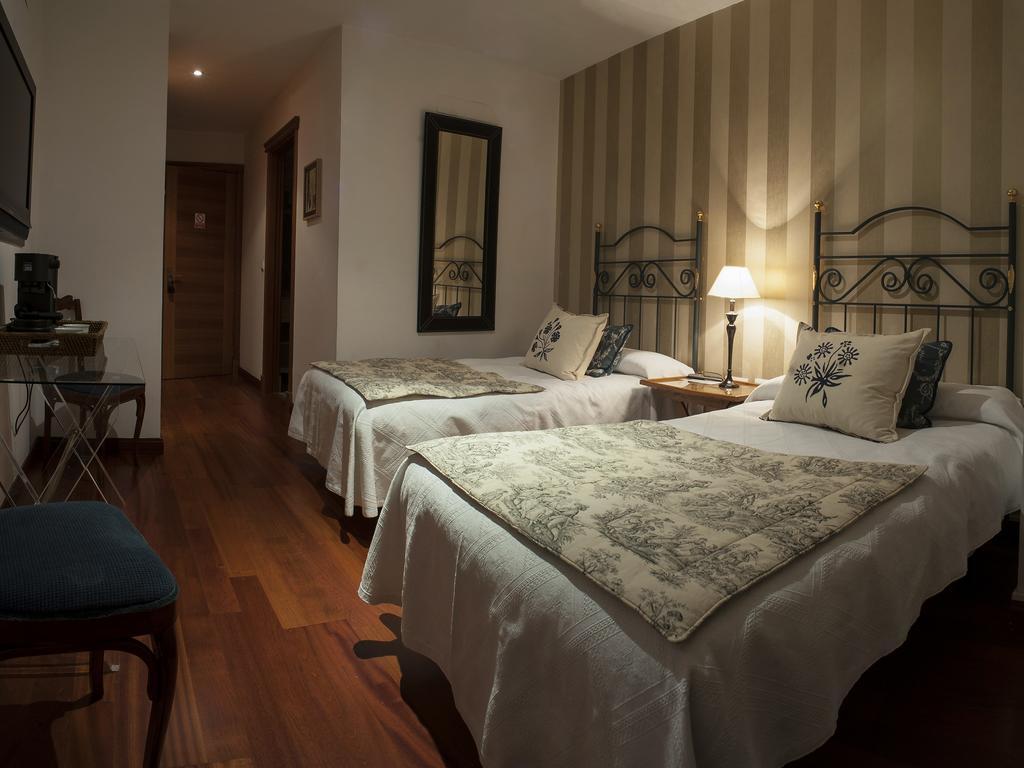 Ch Hostal Victoria Cuenca  Luaran gambar