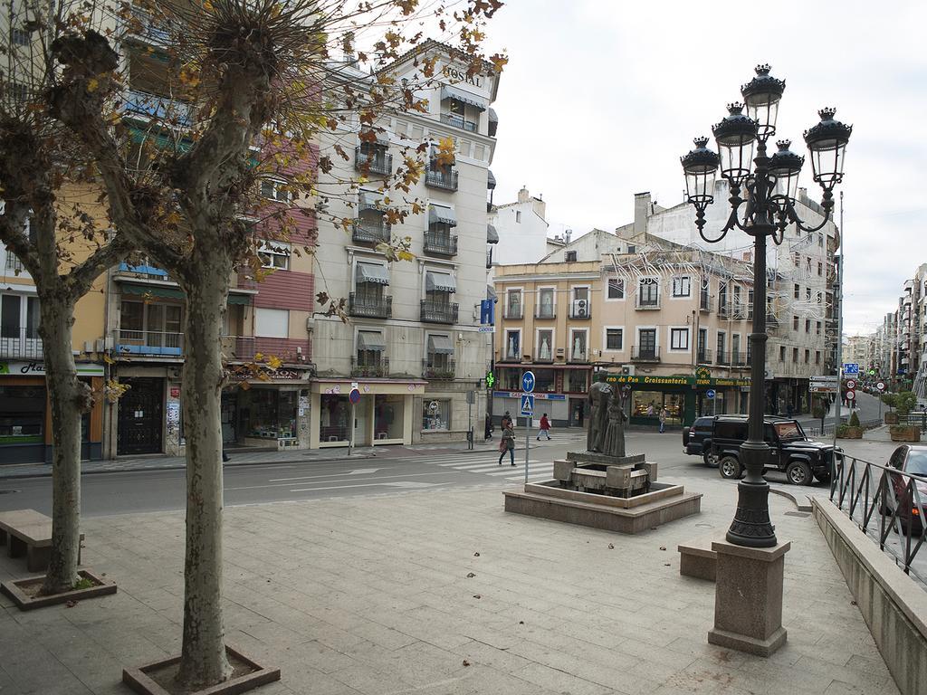 Ch Hostal Victoria Cuenca  Luaran gambar